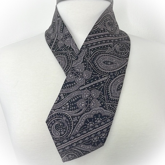 💕Very handsome Mens Silk Tie Paris France💕 - Picture 5 of 9